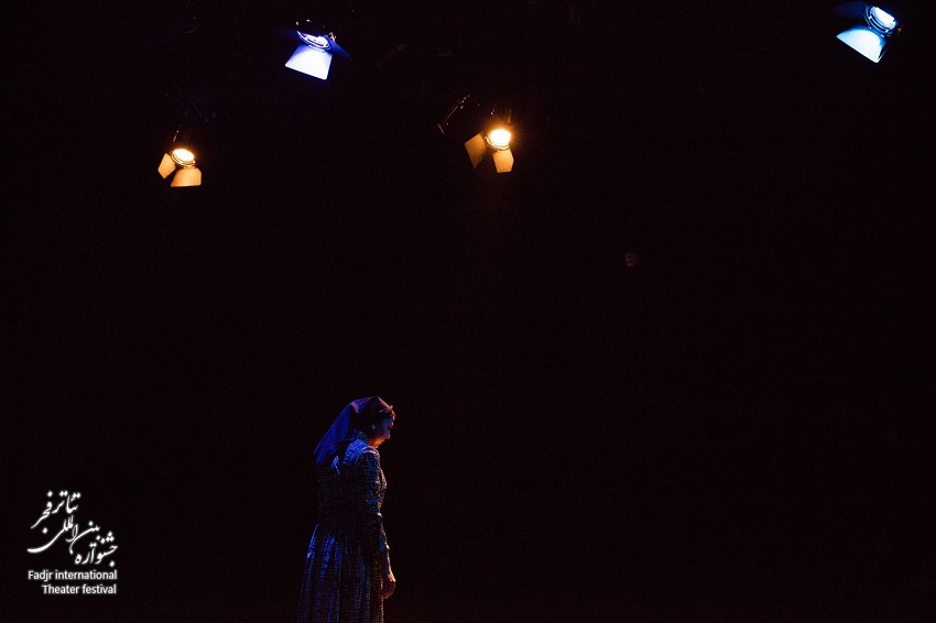 گزارش تصویری- «خاکستری» به کارگردانی پریا امینی/ جشنواره تئاتر فجر 
