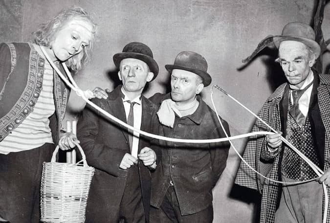 چرا تئاتر به عنوان اجرای زنده بعد از جنگ جهانی وارد دوره تازه‌ای شد؟/ بقا در قرنِ آشوب  