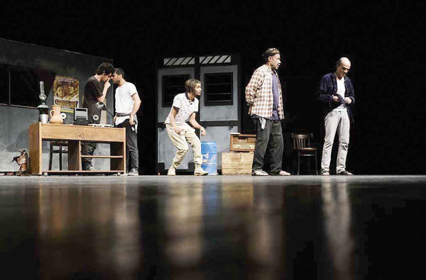  از مقاومت سیا سی عبدالر ضا تا تادیب طبقاتی آلن 