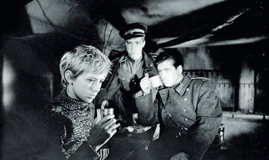 چرا نباید «تعهد» را در سکوت و خاموش کردن دوربین جست‌وجو کرد؟/ سینما در زمینه و زمانه بحران 