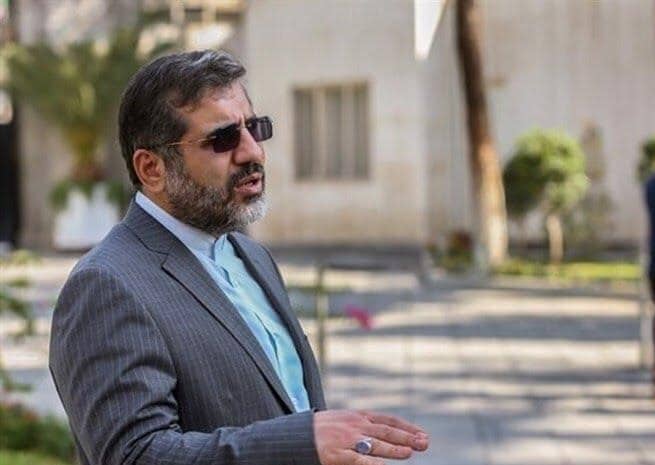 وزیر ارشاد شایعه اجبار هنرمندان برای حضور در جشنواره‌های فجر را تکذیب کرد