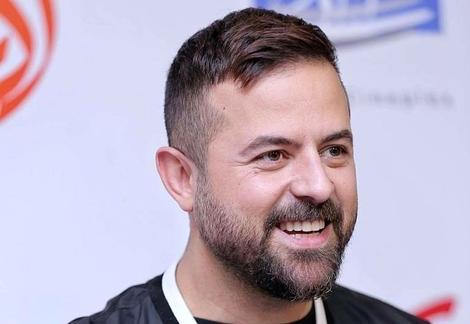 آقای هومن سیدی ! واقعا شما ممنوع الکار بوده‌اید؟ بفرمایید کی و کجا؟ 