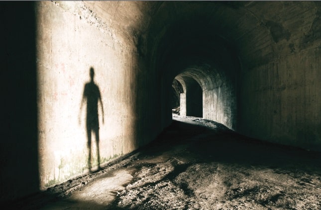 تئاتر منهای رنج‌ِ بشر خیلی چیزها کم دارد/ وقتی بدنِ بازیگر توسط شبحِ کاراکتر تسخیر می‌شود 