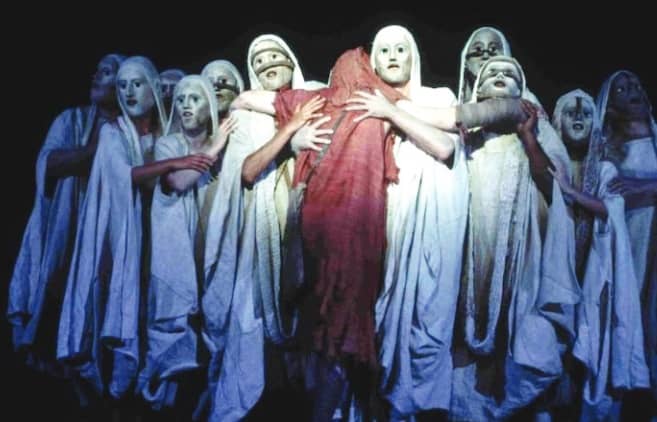  تاریخ از سویه تراژیکش رونمایی کرده است؟ 