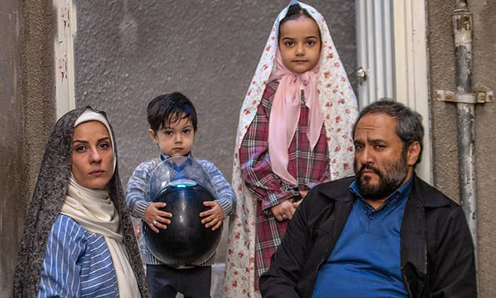 نگاهی به فیلم «چپ راست» ساخته حامد محمدی؛ دیرهنگام