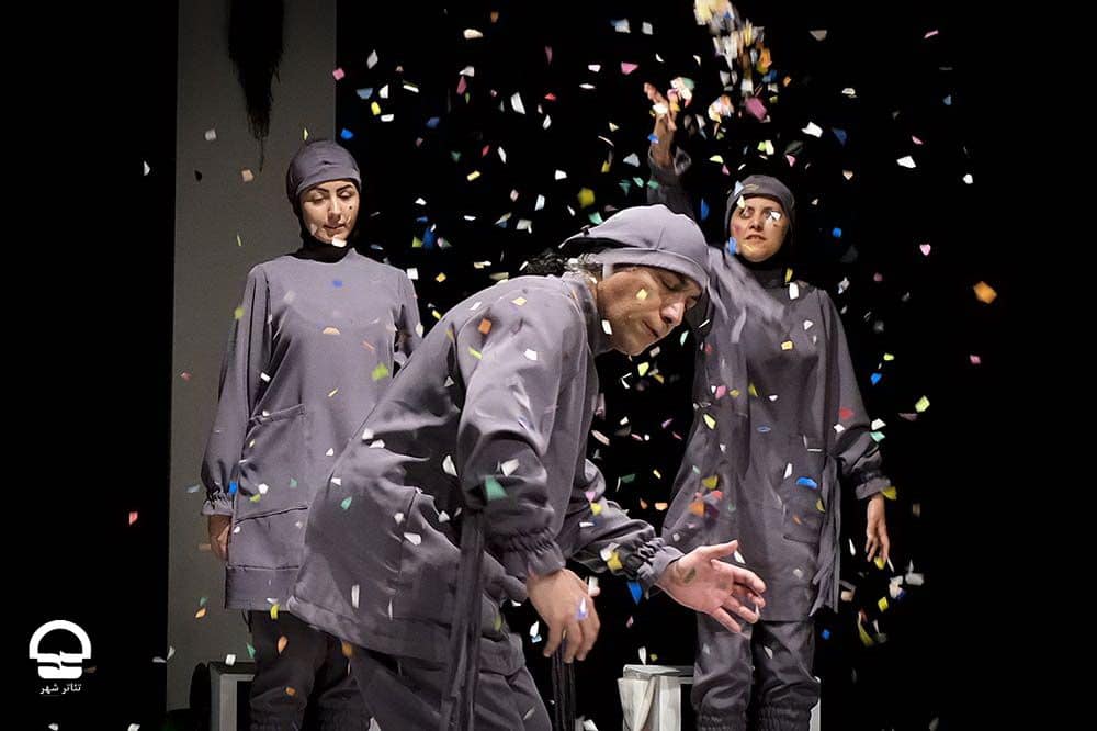 نگاهی به نمایش «همه چیز می‌گذرد، تو نمی‌گذری»/ سفر به دور دست‌ها