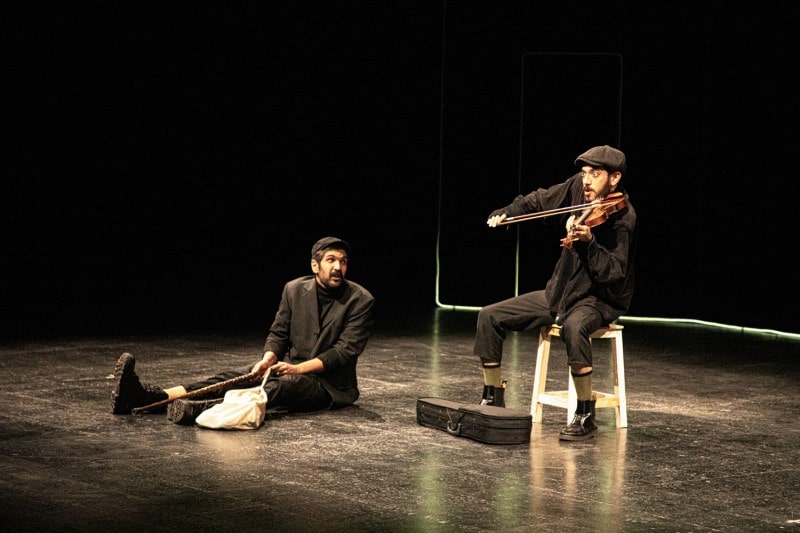 درباره تئاتر «ژیمناستیک تکهپارهها»/ فاصله از جهان بکت درباره تئاتر «ژیمناستیک تکهپارهها»/ فاصله از جهان بکت