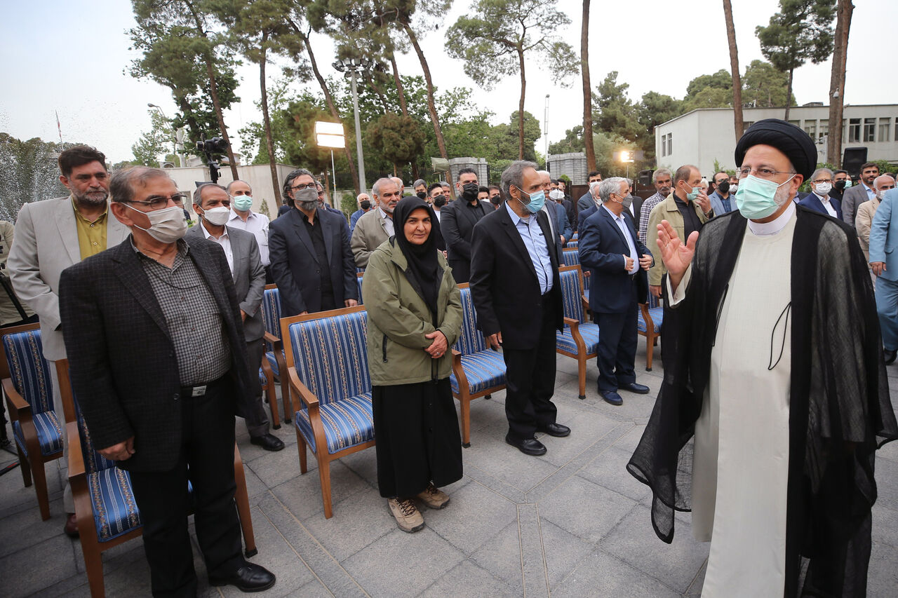 کدام هنرمندان مهمان ضیافت افطار رئیس جمهور بودند؟