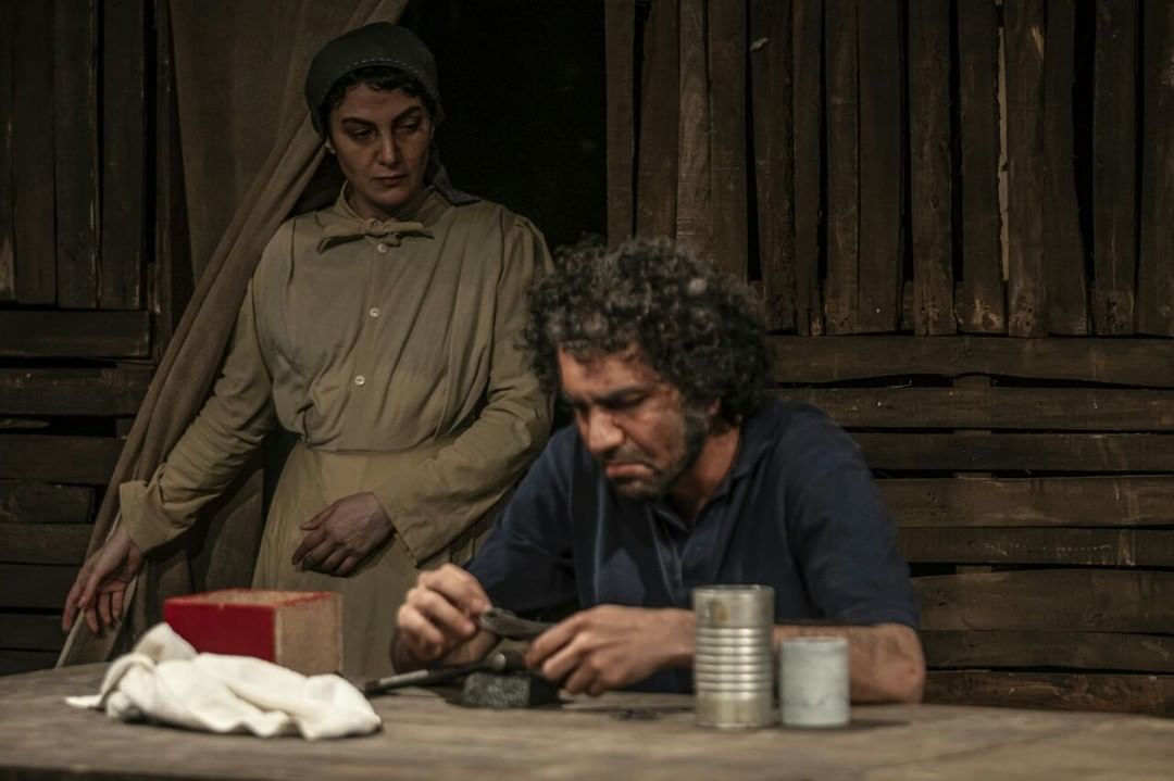 درباره نمایش «سگ سورتمه»/ با پلشتی‌ها برقص