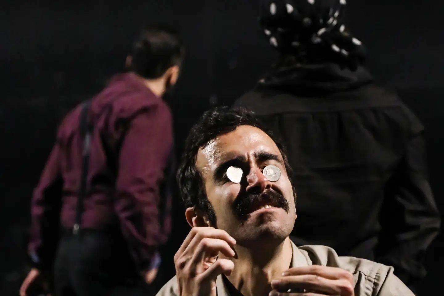 درباره نمایش «فرآیند» به کارگردانی علی ‌کرسی ‌زر/ ما همه در این ابزورد زیستی شریکیم