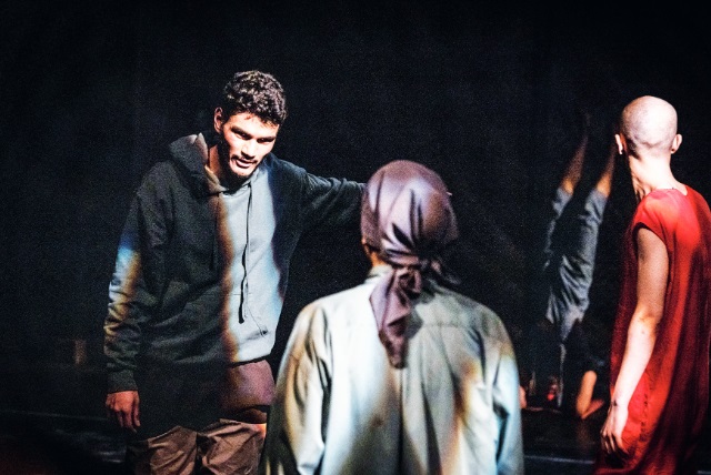 دوگانه هنر «متعهد» و «آفرینشگر» منسوخ است 