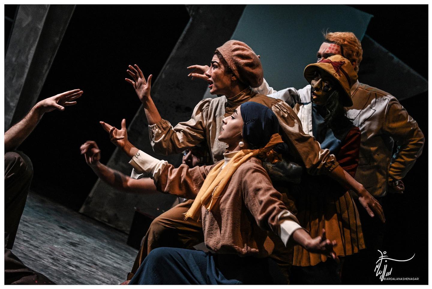 گزارش تصویری- نمایش «دویست و بیست و دو»» به کارگردانی علی شایع