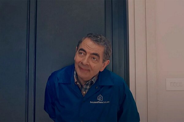 «مستر بین» در سریال جدیدش دیده شد/ نبرد با یک زنبور