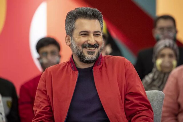  وحید آقاپور پس از حادثه خفت‌گیری روی صحنه می‌رود؟