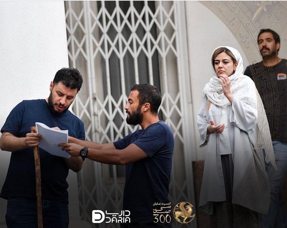 تصاویر| پشت صحنه کنسرت نمایش «سی صد» و کارگردانی امیر جدیدی و بازی جواد عزتی 