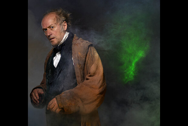 «سرود کریسمس» شنیده میشود/ حضور اسکوروچ بر صحنه تئاتر «سرود کریسمس» شنیده میشود/ حضور اسکوروچ بر صحنه تئاتر