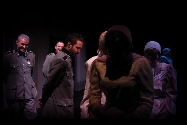 مخاطب حس و حال تئاتر دیدن ندارد/ نبود امکان برای تبلیغات 