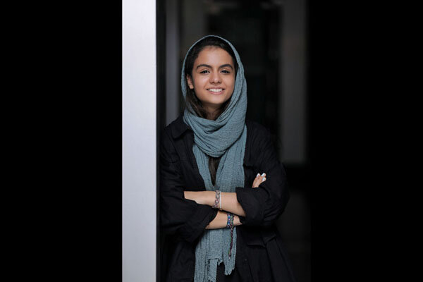 سارا حاتمی به «غرب دلگیر» پیوست سارا حاتمی به «غرب دلگیر» پیوست