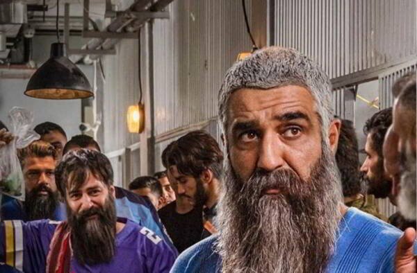  وقتی آفتاب پرست در شلوغی ابوعطا می خواند!