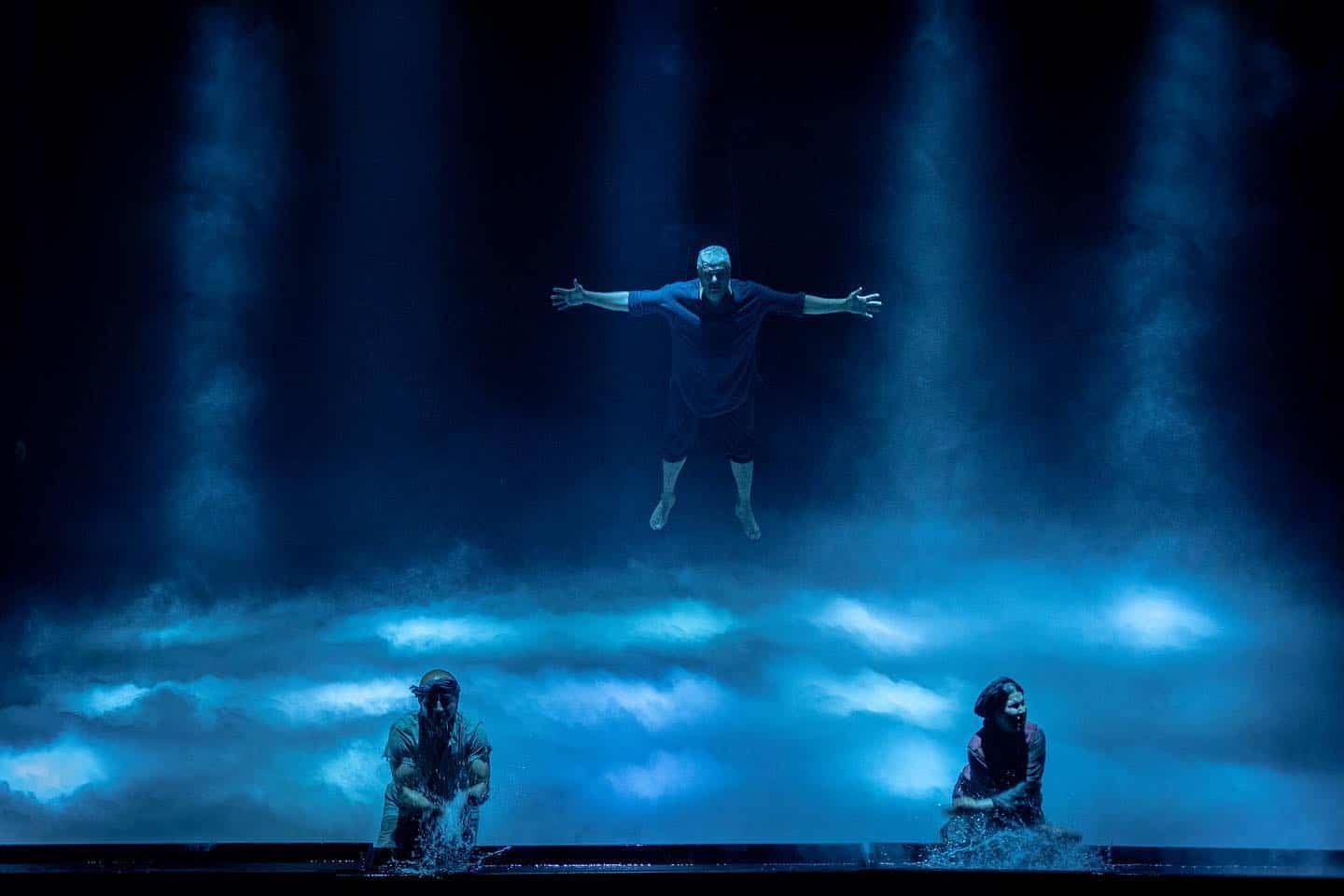 یادداشتی بر نمایش «مانش» به کارگردانی کیومرث مرادی/ دست بردار از این در وطن خویش غریب٭ 