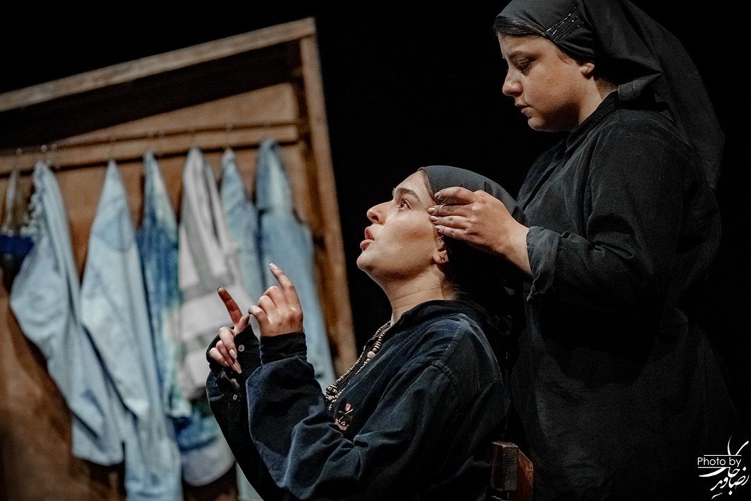 گزارش تصویری- نمایش «جلیقه زردها» به کارگردانی نگین نشاط