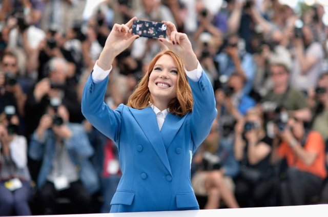  جشنواره کن بدون ماسک و تست کرونا