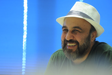  رضا عطاران تنور گیشه سینما را گرم می کند؟