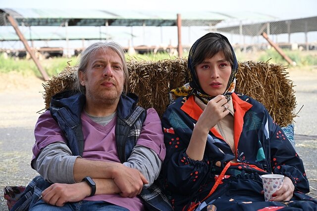  باران کوثری، فرشته حسینی و مانی حقیقی در «چرا گریه نمی‌کنی؟»