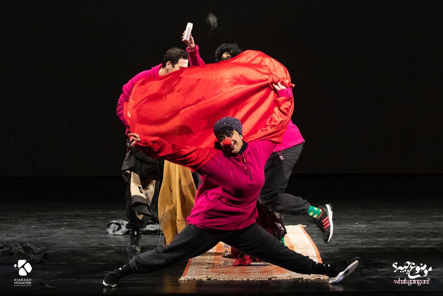 نگاهی به اجرای «موضوع چیه؟» /فروشندگان رویا و منطقِ بازی مرکب 