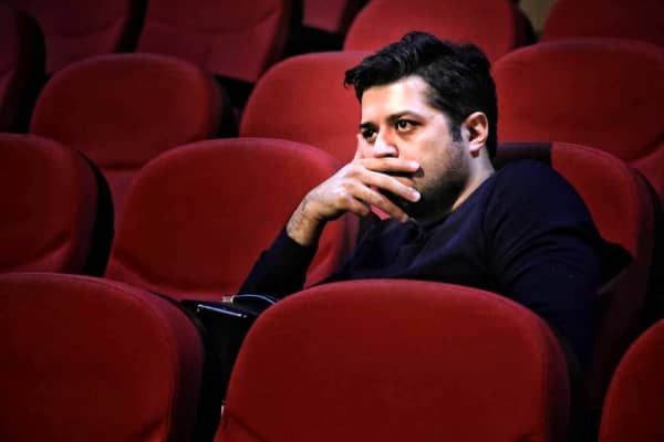 پندار اکبری «زنی در دو چهره» را به صحنه می‌برد 