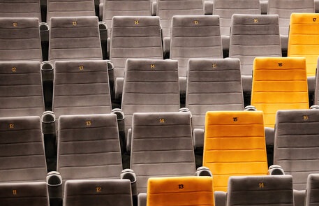 با ۳۰ مخاطب در سانس چگونه از اکران صحبت کنیم؟/ امیدهای «قطع فوری»