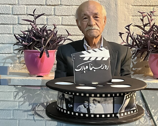  سعید پورصمیمی در یک مهمونی خودمانی همزمان با روز ملی سینما