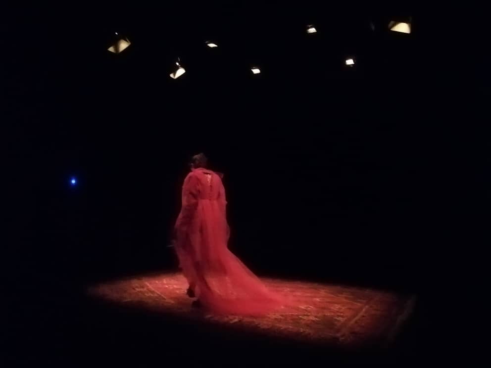 رونمایی از تیزر نمایش «سگ‌ها و استخوان‌های مادرم»