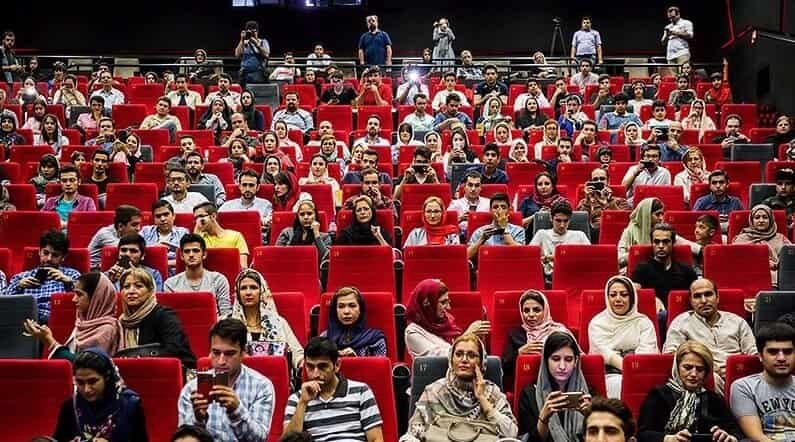 مقایسه دستمزد فوتبالیستها و بازیگران سینما / اعداد عجیب و غریبی که آدم را مات و مبهوت میکند مقایسه دستمزد فوتبالیستها و بازیگران سینما / اعداد عجیب و غریبی که آدم را مات و مبهوت میکند