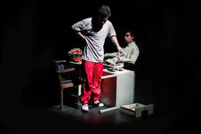  توضیحات مرکز هنرهای نمایشی درباره توقف بلیت فروشی «شب شک»