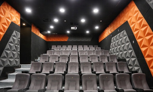 مشکل سینما بلیت ۴۵ هزار تومانی نیست!/ جلسه فوری برای نجات اکران