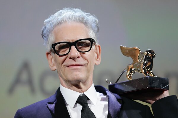 دیوید کراننبرگ در جشنواره سن سباستین جایزه میگیرد دیوید کراننبرگ در جشنواره سن سباستین جایزه میگیرد