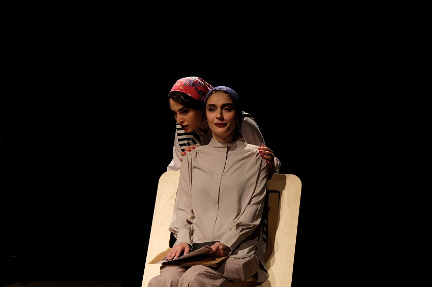 گزارش تصویری- نمایش «اطلاع ثانوی»» به کارگردانی مینا میرزاآقا