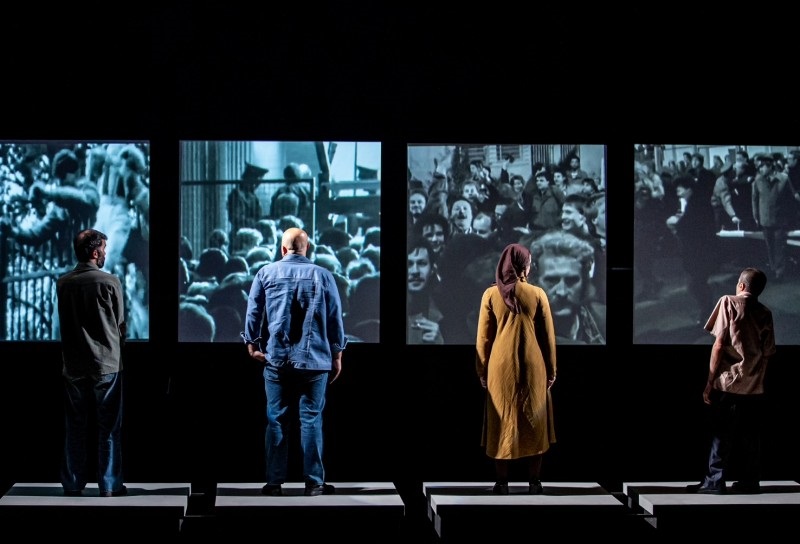 نقدی بر نمایش «عنوان موقت: براش» به کارگردانی نرگس هاشم پور و نگاهی به تئاتر سیاسی/ مقاومت زندگی روزمره‌ در برابر زندگی سیاسی