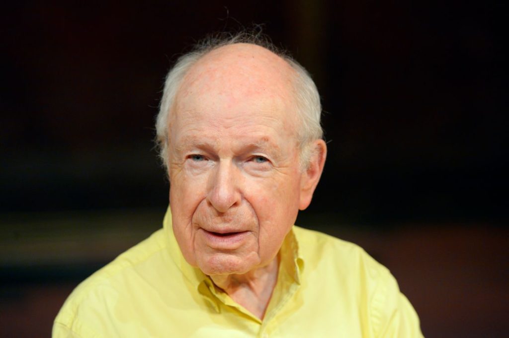 گفت‌وگوی جمشید ارجمند با پیتر بروک درباره‌ تئاتر و جامعه/ نتایج واقعی تئاتر به بیهودگی تظاهرات است