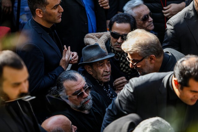 ایرج خواجه‌امیری: من و «گلپا» ماندیم و خواندیم!