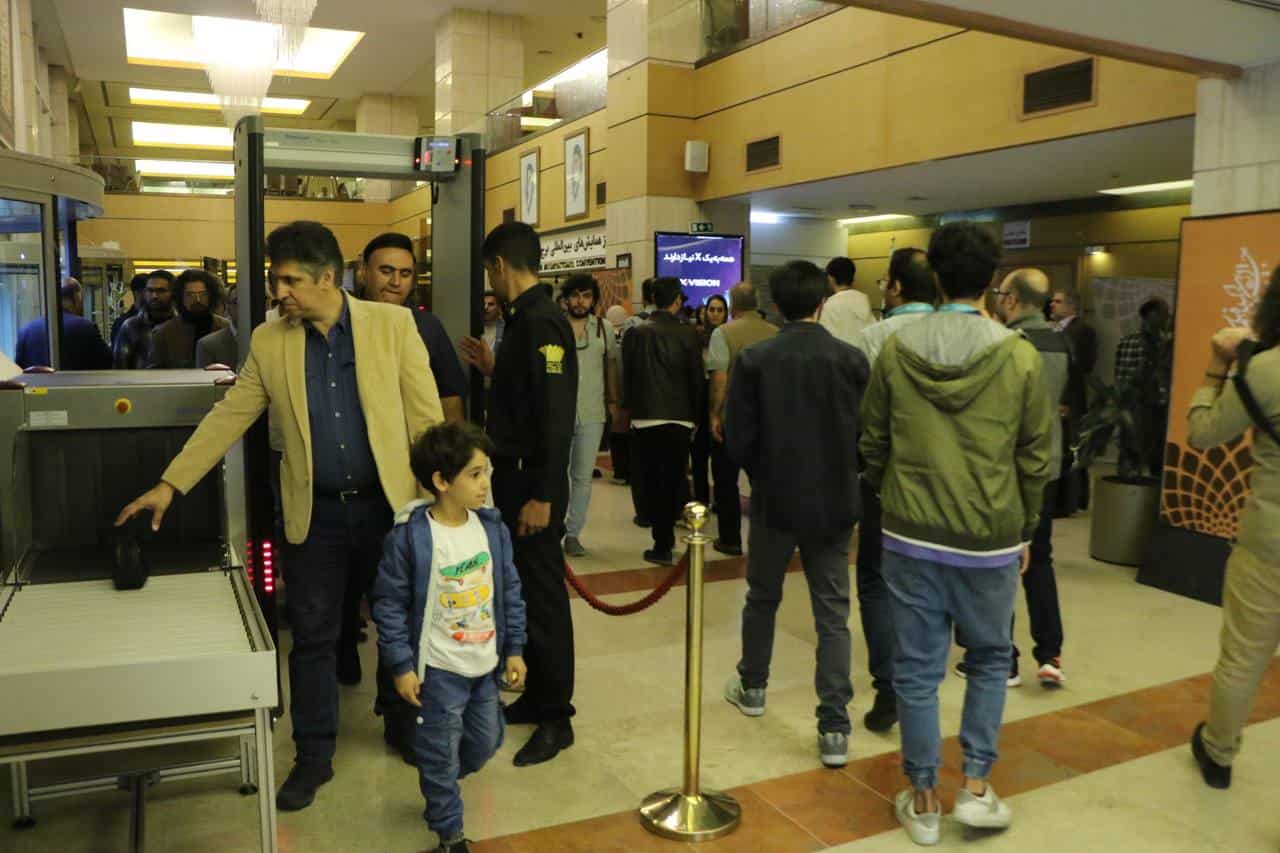 سایه بلند سیاست بر سینمای کوتاه