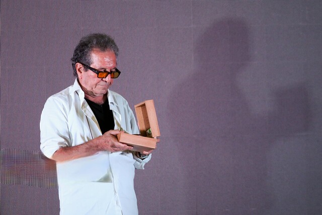 تا روشن شدن تمام ابعاد جنایت از معرفی قاتلین احتمالی داریوش مهرجویی پرهیز شود