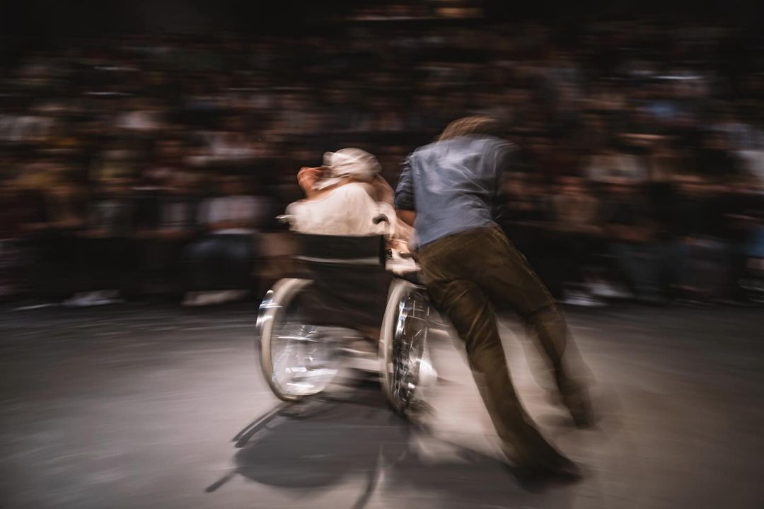 گزارش تصویری- نمایش «تنهایی و تن هایی وطن هایی» به کارگردانی کیومرث مرادی