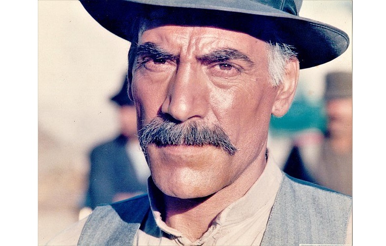 گرامیداشت هادی اسلامی با پخش یک فیلم از تلویزیون