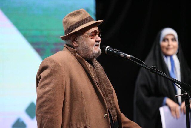 انتقاد اکبر عبدی به ضعف فیلمنامه از «فسیل» تا غیر«فسیل»/ معرفی برگزیدگان دومین جشنواره آموزشگاه های آزاد سینمایی