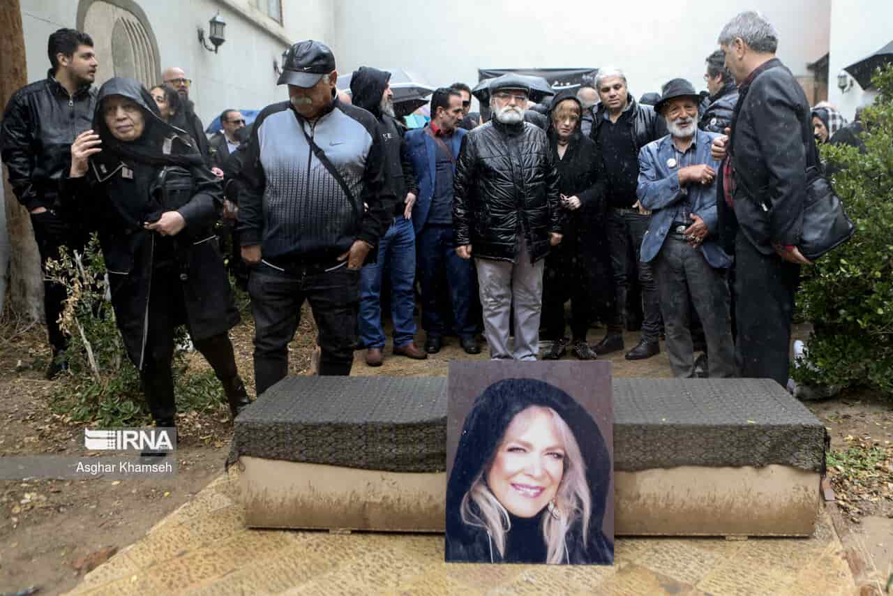 گزارش تصویری- مراسم تشییع پیکر بیتا فرهی