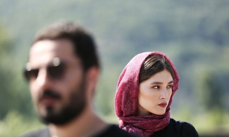 تصویری از فرشته حسینی در فیلم «بی سر وصدا»