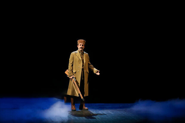 «کلنل» تا ۱۷ آذر در تالار وحدت می‌ماند