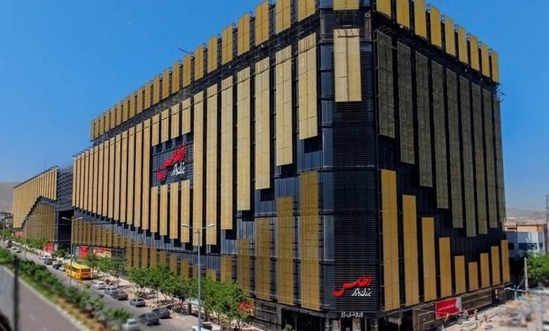 مدیر سینما اطلس مشهد: استقبال امسال از جشنواره کم بود / ضرر ۱۰۰درصدی کردیم / هر سانس با ۱۰ تا ۱۵ نفر اکران می‌شد